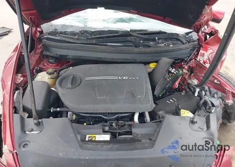 2015 Jeep Cherokee Latitude z USA, uszkodzony, nr VIN 1C4PJMCS1FW546263